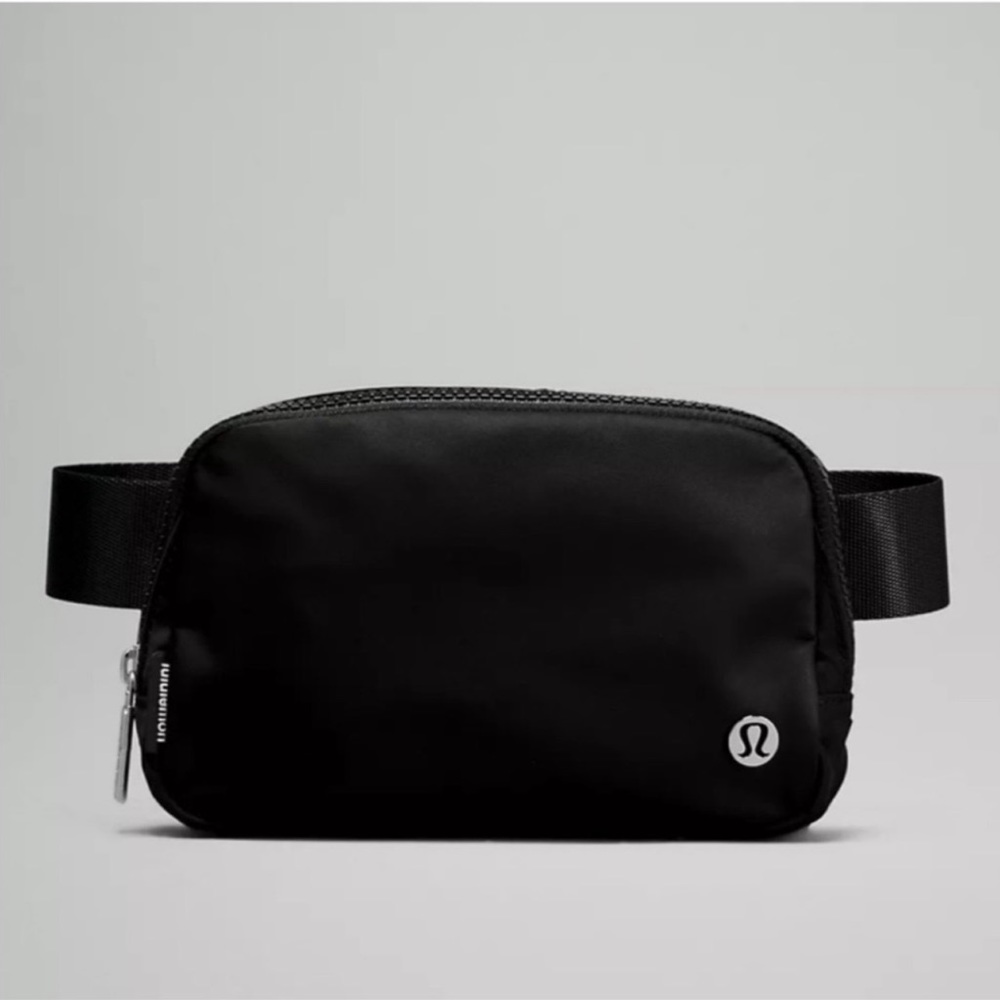 Lululemon Everywhere Belt Bag